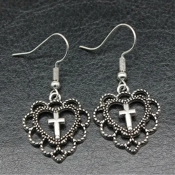 Heart Earrings - Picture 4 of 7